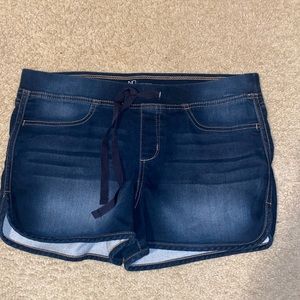 Juniors NB mid rise shorts L